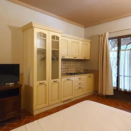 Cosy Near Center Apartament Monteverdi Marittimo