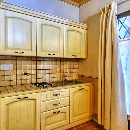Cosy Near Center